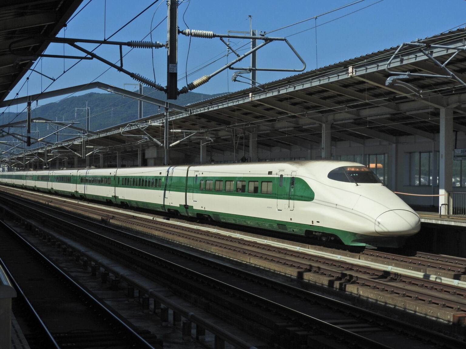 【2026年版】引退前に絶対乗りたい!新幹線「E2系」徹底解説&乗車レビュー - レイル・ログ